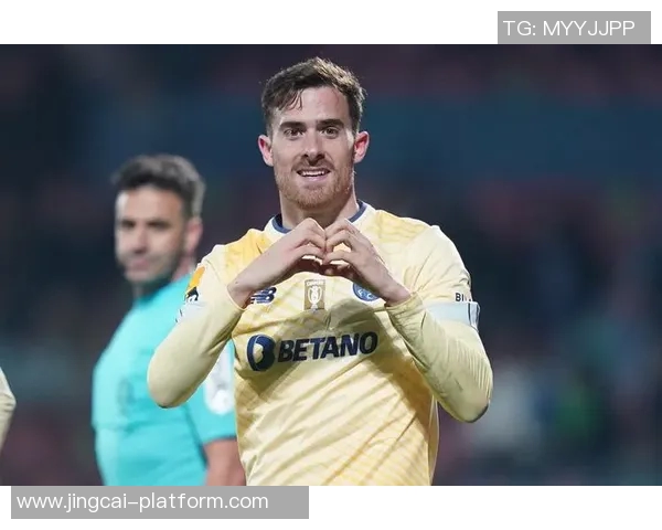 西甲激战波尔图与多特蒙德平局红牌事件引发全场热议与战术分析