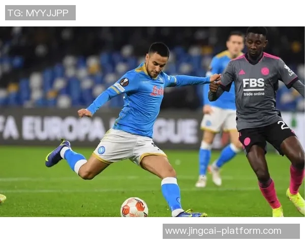 波尔图与那不勒斯友谊赛战成平局惊险时刻引发全场热烈反响 波尔图与那不勒斯友谊赛战成平局惊险时刻引发全场热烈反响